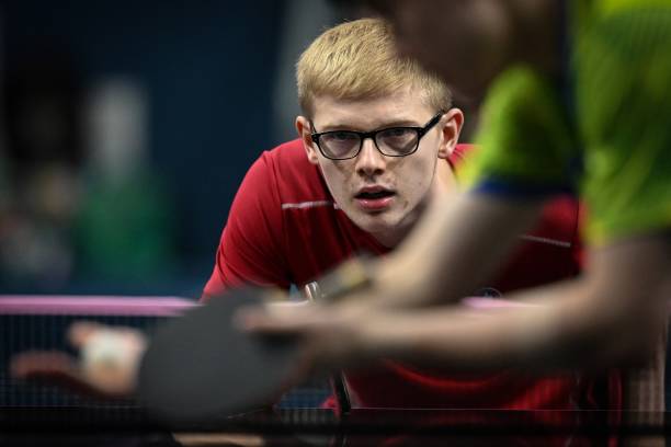 乒乓球發(fā)球+搶攻得分技巧，一招制敵！