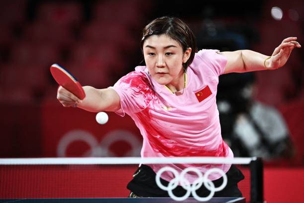 同學(xué)打乒乓球：動(dòng)作、神態(tài)與氛圍的描寫(xiě)