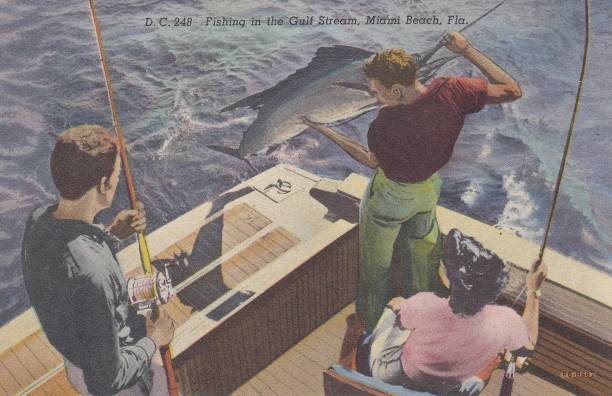 游泳時掉進水里，你的本能反應(yīng)是什么？