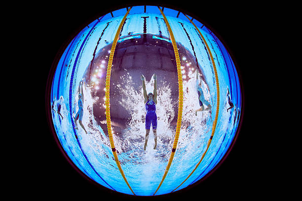 游泳教練高薪背后的辛酸：月入10萬并非易事！