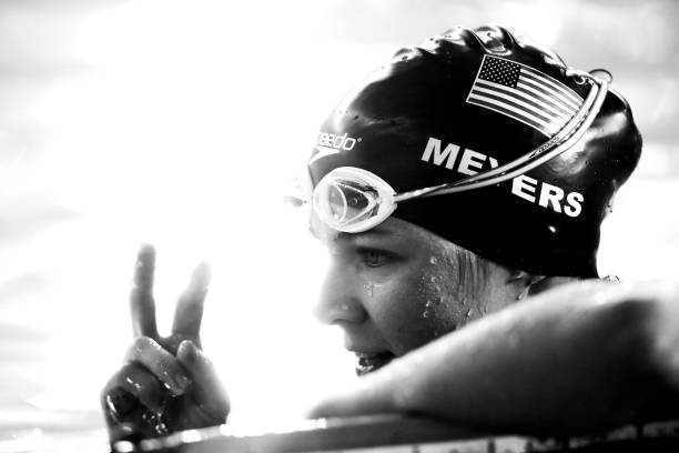 周公解夢(mèng)：游泳夢(mèng)境的吉兇與應(yīng)對(duì)方法