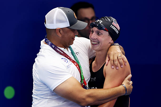 仰泳自學(xué)全攻略：姿勢、呼吸與節(jié)奏的完美結(jié)合