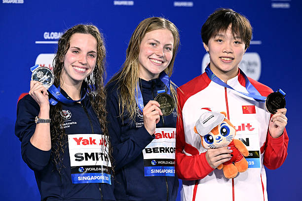 學(xué)歷對游泳教練職業(yè)發(fā)展的重要性