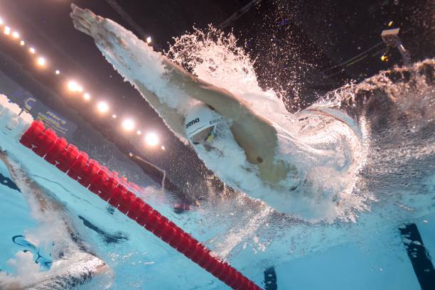 游泳時如何避免腰部受傷？