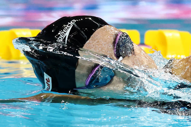 男子游泳部：最后的接力