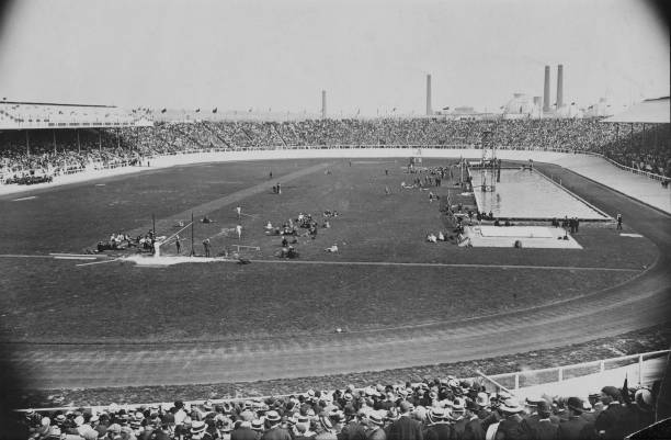 公開水域游泳比賽的基本規(guī)則有哪些？