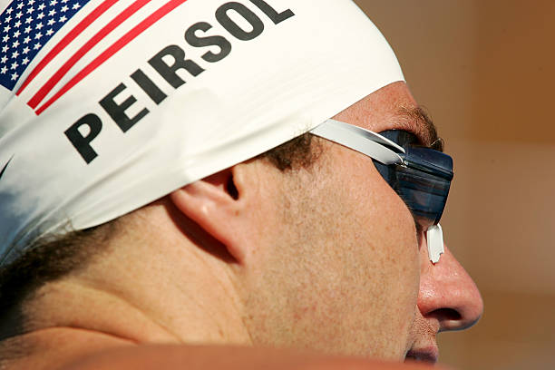 從物理學(xué)角度解讀游泳時的水面位置