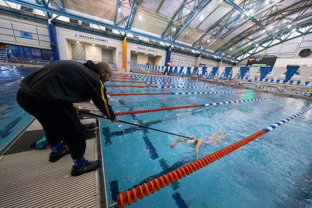 水中暢游的快樂時光：朋友圈高贊游泳文案合集