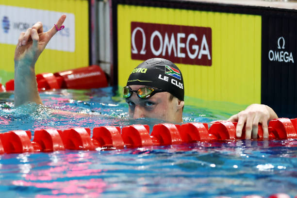 破除謠言：游泳池真的會傳播艾滋病嗎？