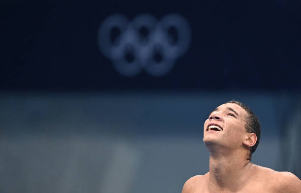 游泳出發(fā)姿勢詳解：從起跳到入水的完美技巧