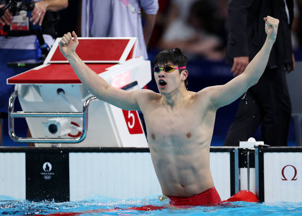 從構(gòu)思到完成：游泳比賽簡(jiǎn)筆畫(huà)創(chuàng)作全過(guò)程