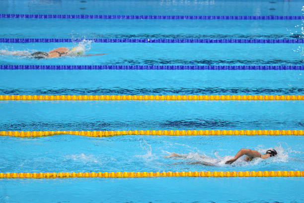 自由泳起步動作詳解：從入水到加速的關(guān)鍵技巧