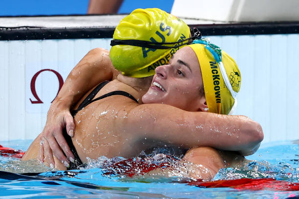 女性夢見游泳：是逃避現(xiàn)實還是追求心靈自由？