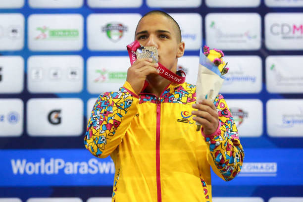 競(jìng)技之美：中國(guó)花樣游泳曲目的技術(shù)特點(diǎn)分析