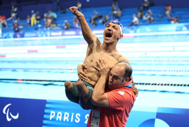 不同水域的最佳伴侶：專業(yè)開放水域游泳品牌推薦