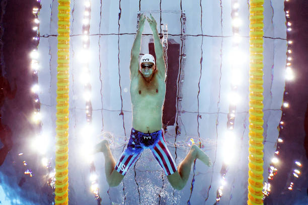 解夢指南：如何理解夢見游泳和魚的不同場景？