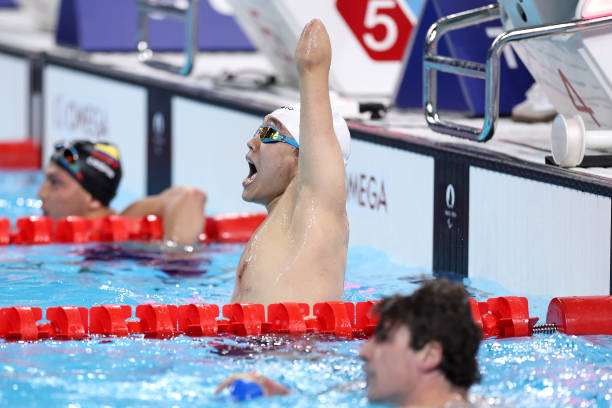 艾滋病傳播途徑解析：游泳池游泳是否安全？