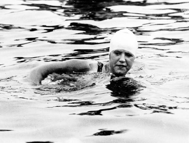 蛙泳技巧全解析：慢動(dòng)作視頻教程，助你快速入門