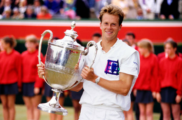 納達(dá)爾踢足球：從紅土球場到綠茵場的華麗轉(zhuǎn)身