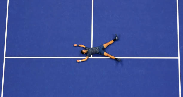 網(wǎng)球報分慣例：發(fā)球方的分數(shù)是否先報？