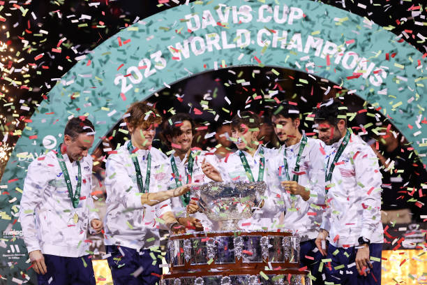 網(wǎng)球直播免費(fèi)觀看直播在線鄭欽文：她的教練團(tuán)隊(duì)與訓(xùn)練日常