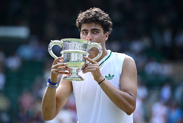 如何組建自己的網(wǎng)球俱樂部并參加聯(lián)賽？完整指南