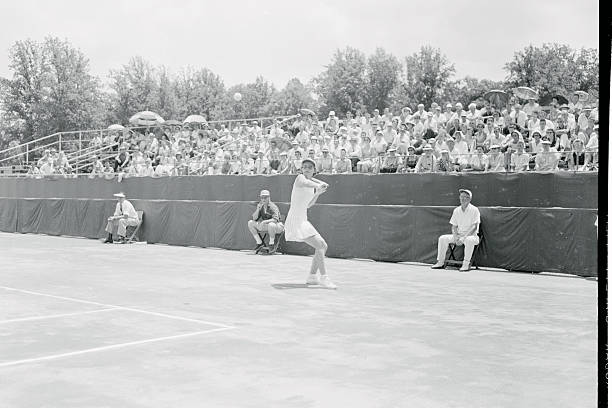 紅土傳奇與草地經(jīng)典：法網(wǎng)與溫網(wǎng)的歷史對(duì)比