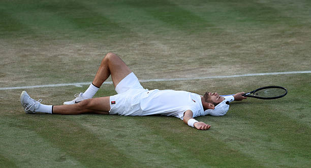 網(wǎng)球反彈板使用教程：一個(gè)人練習(xí)的最佳伙伴