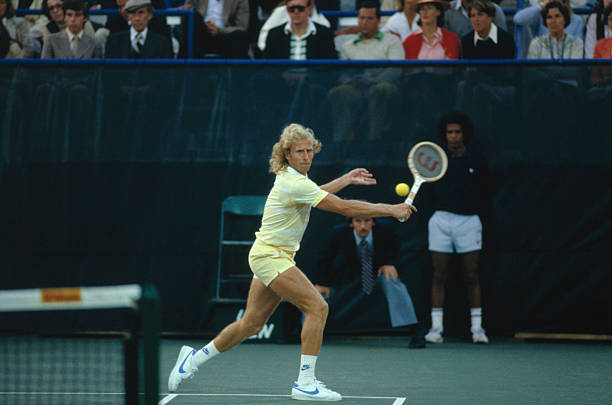 探索網(wǎng)球四大滿貫：歷史、場地與傳奇球員