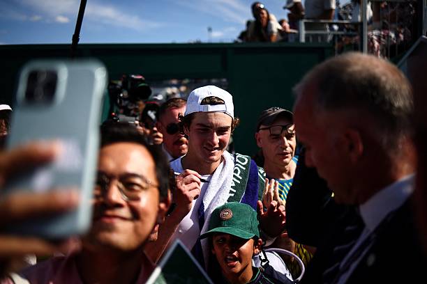 日本網(wǎng)球拍的歷史演變：從傳統(tǒng)工藝到現(xiàn)代創(chuàng)新