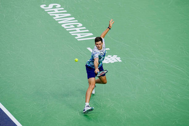 百煉成鋼：網(wǎng)球基本功訓練的重要性