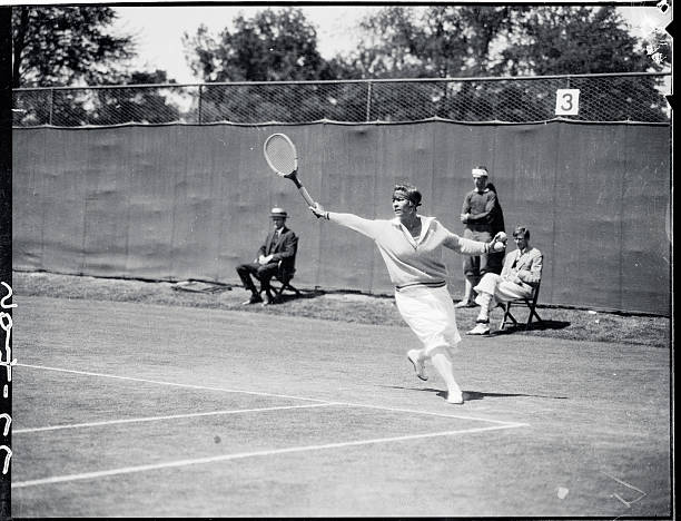 網(wǎng)球戰(zhàn)術(shù)分析：單打與雙打中的策略運(yùn)用