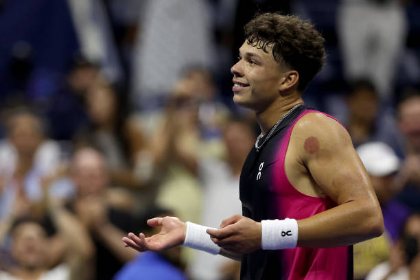 王欣宇網(wǎng)球?qū)Q：勝負(fù)關(guān)鍵瞬間全解析！