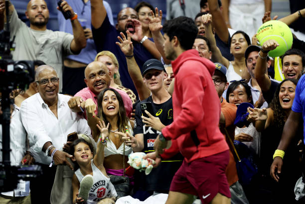 諾曼底網(wǎng)球表演賽：為賽季預(yù)熱，為球迷獻(xiàn)禮