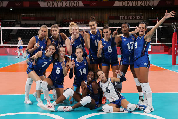 排球顛球技巧：正確姿勢(shì)與發(fā)力方式解析