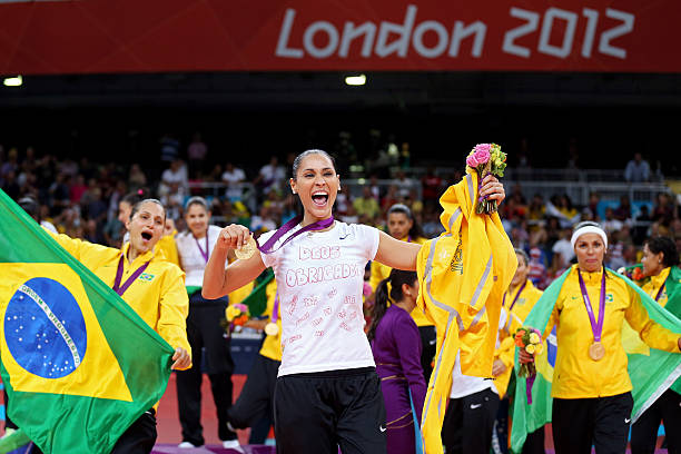 從歷史或規(guī)則變化的角度切入