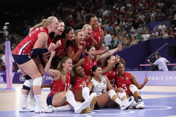 排球正面雙手墊球教學(xué)中的動作細(xì)節(jié)與糾正策略