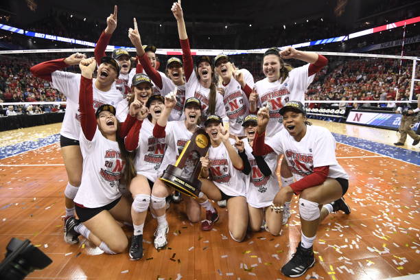 魏秋月真實(shí)年齡引猜測，這些照片透露了關(guān)鍵信息