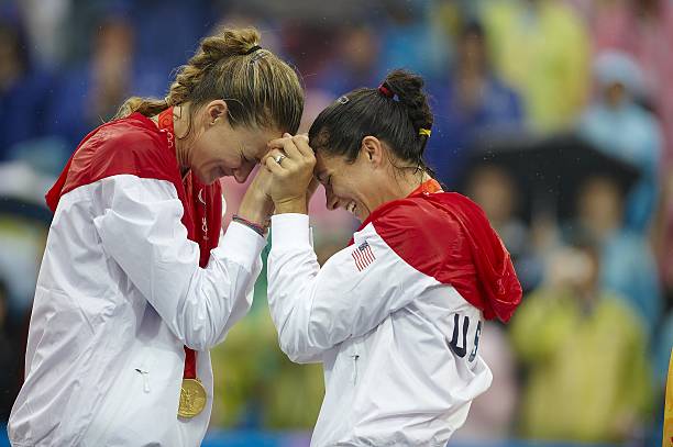 高中排球課程教案：提升學(xué)生排球綜合能力