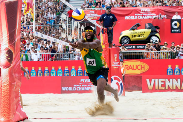 排球標(biāo)準(zhǔn)防守動(dòng)作與移動(dòng)技巧訓(xùn)練