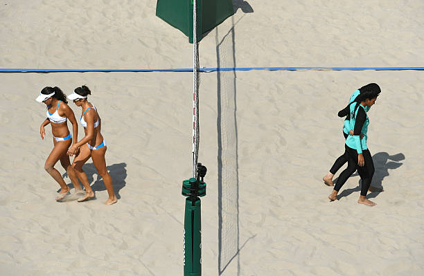 用畫筆記錄排球比賽：手繪藝術(shù)家的視角