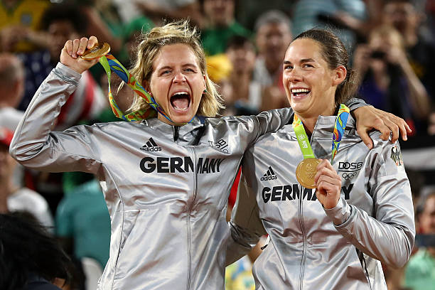 排球場(chǎng)上位置解析：主攻、副攻、二傳、接應(yīng)、自由人打法與職責(zé)差異