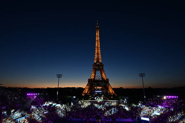 排球發(fā)球入門：從零開始的詳細(xì)步驟分解