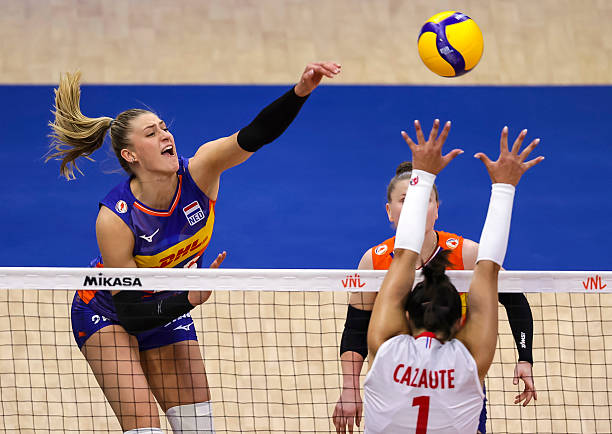 汽排球場地燈光照明設(shè)計要求