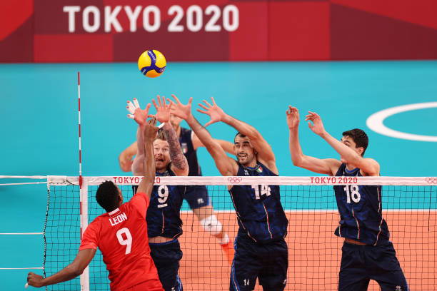 雙人攔網(wǎng)站位技巧：提升防守效率