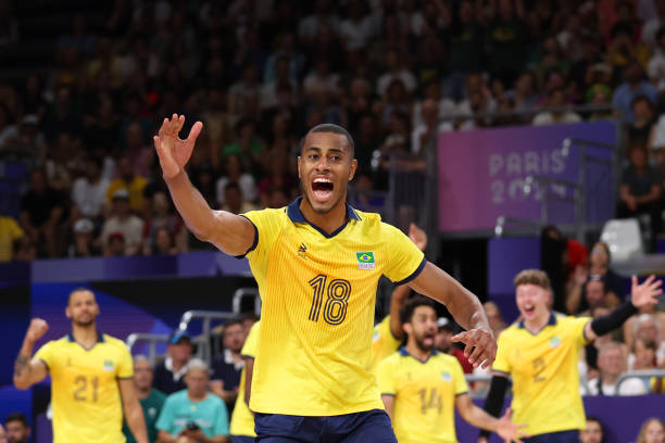 排球裁判必看：過中線犯規(guī)的判罰要點與技巧