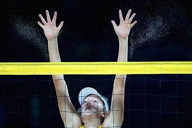 學(xué)生如何高效練習(xí)排球？教練親自示范