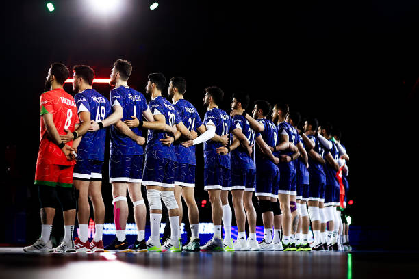 排球發(fā)球教學：從下手發(fā)球到上手發(fā)球的進階