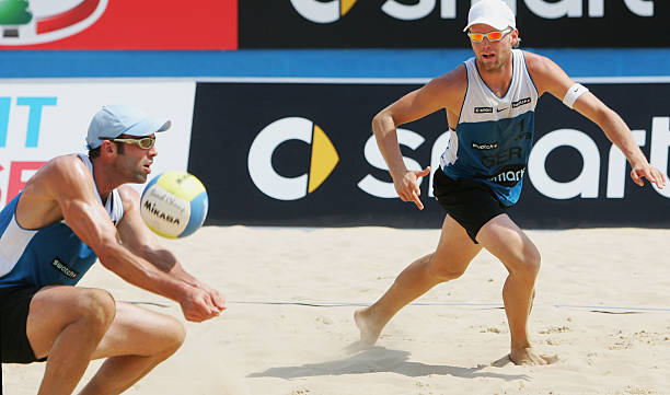 攔網(wǎng)與進(jìn)攻性擊球的區(qū)別：規(guī)則解讀與典型案例分析