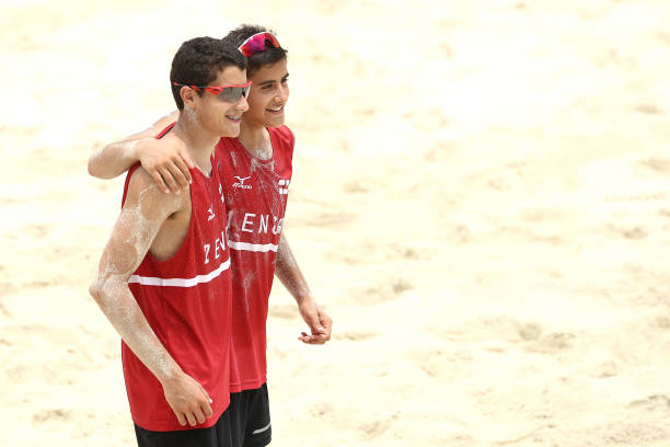 如何正確站位？排球比賽規(guī)則視頻教學